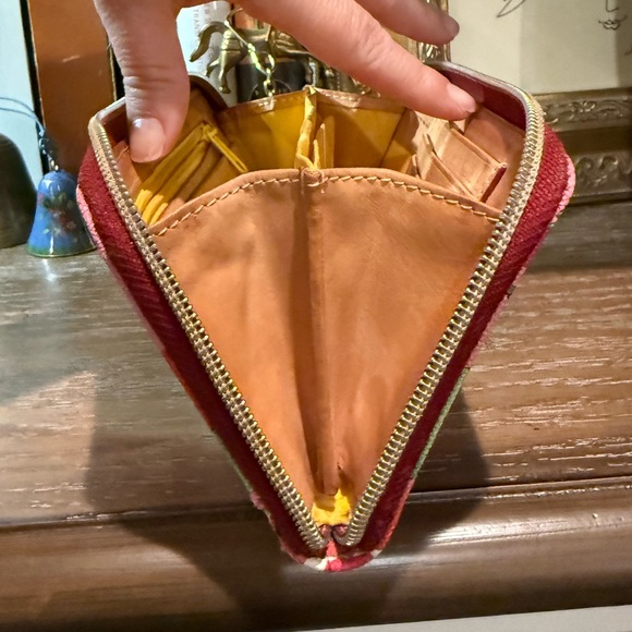 Dooney Bourke Floral Garden Roses Medium Zip Around Wallet Coated Canvas Leather - Picture 8 of 12